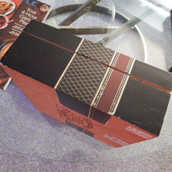 20th Anniversary Perdomo Wooden CigarBox - Picture 6 of 7